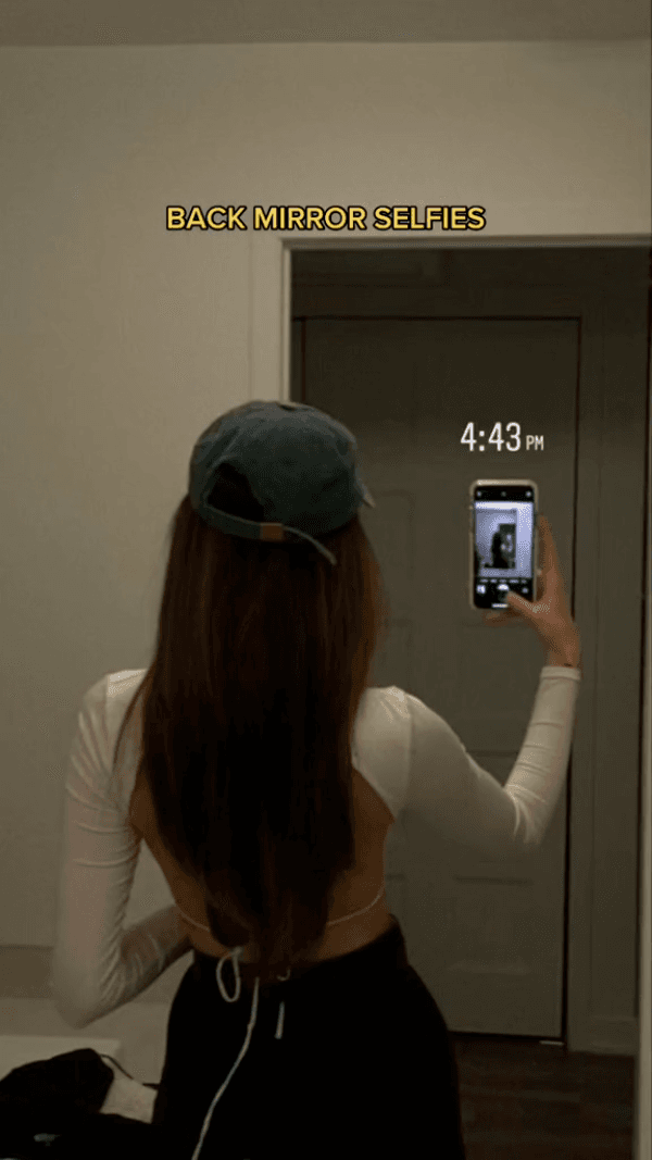 BACK MIRROR SELFIES