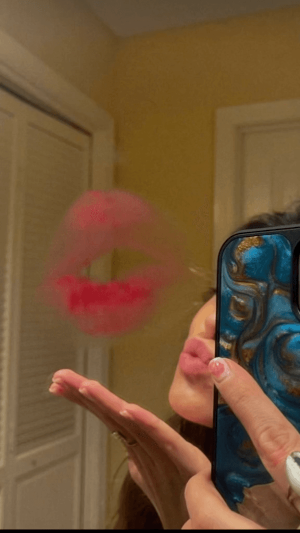 Mirror Kiss π