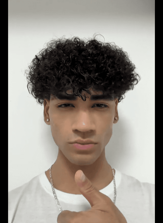 Curls & Thumbs Up ๐