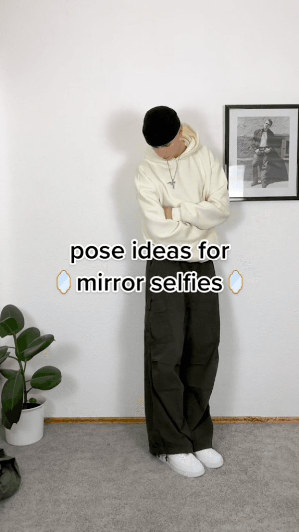 pose ideas for mirror selfies ๐