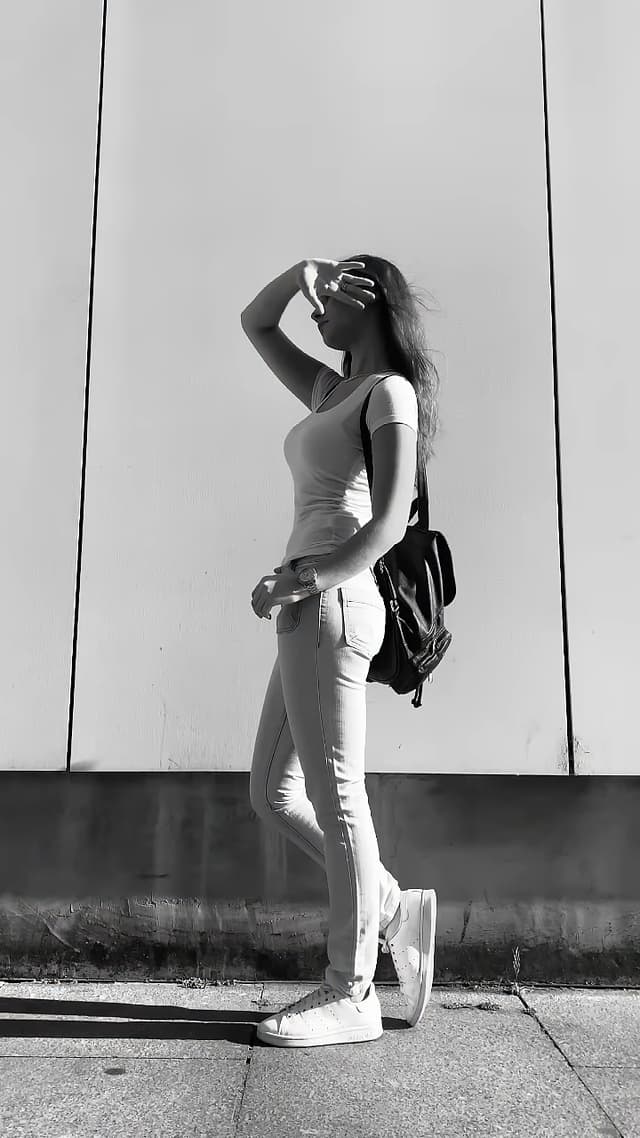 Sunny Stroll ๐